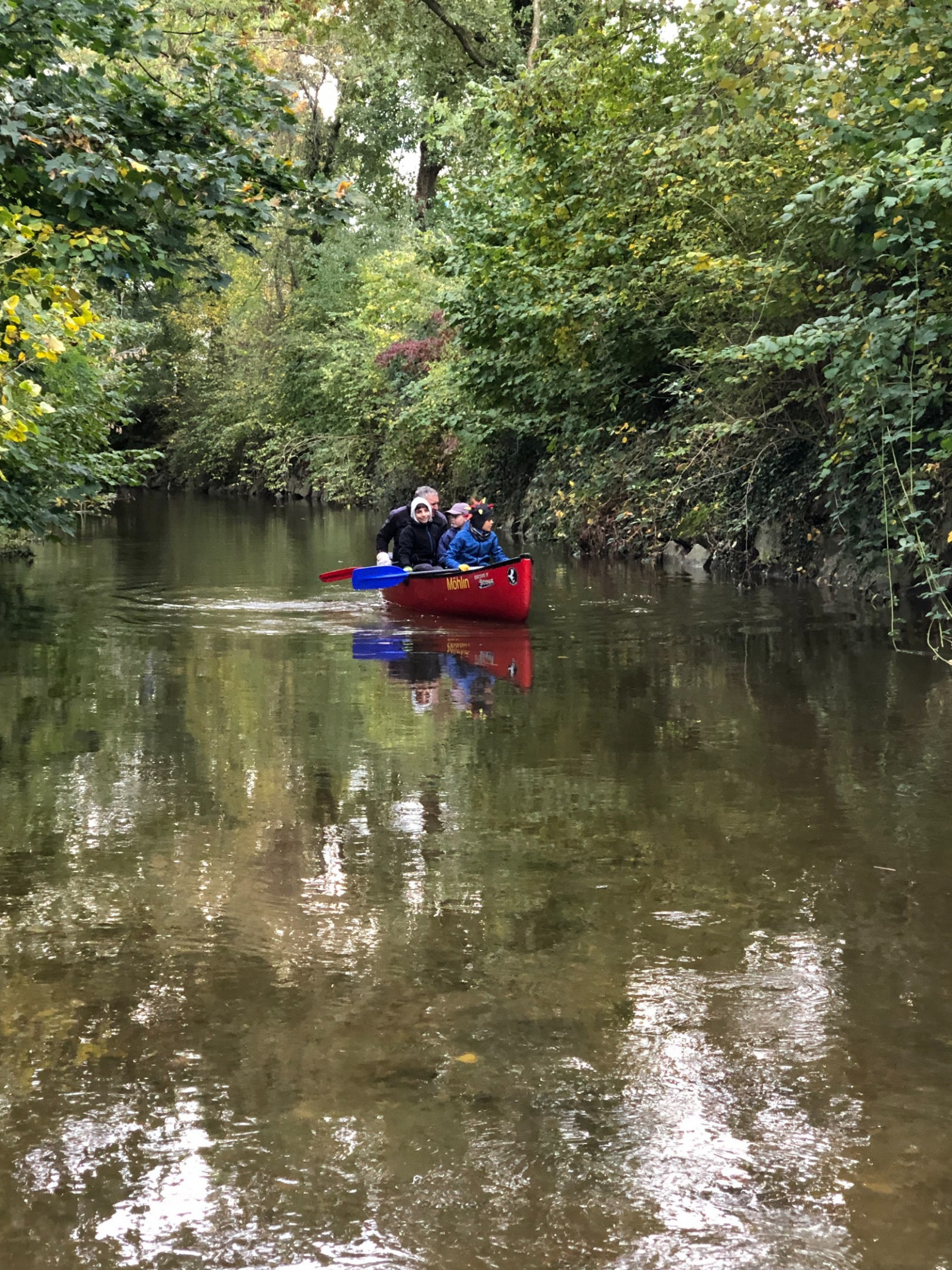 Einmal jährlich befreien wir den Flusslauf der Möhlin von Müll und Unrat, ein Beitrag zum Naturschutz.